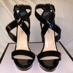 Nine West Crisscross Heals